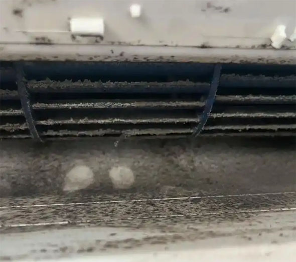 省直辖空调吹的风有股烧焦味是怎么回事